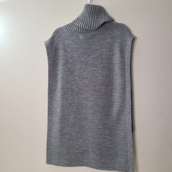 BCBGeneration gray cable knit turtle neck shrug/wrap,  O/S - Picture 2 of 7